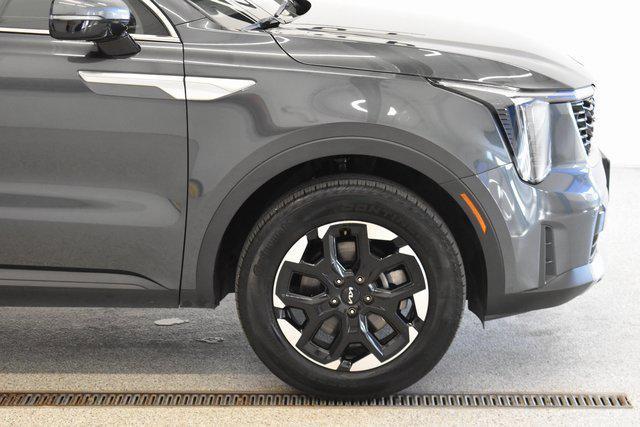 used 2024 Kia Sorento car, priced at $28,998