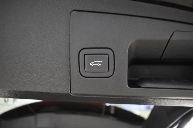 used 2024 Cadillac XT5 car, priced at $46,498
