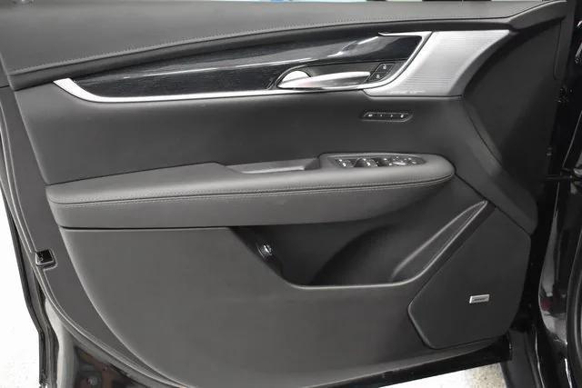 used 2024 Cadillac XT5 car, priced at $46,498