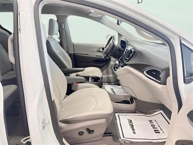 used 2018 Chrysler Pacifica car, priced at $14,898