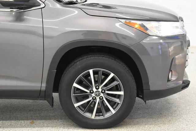 used 2019 Toyota Highlander car, priced at $26,498