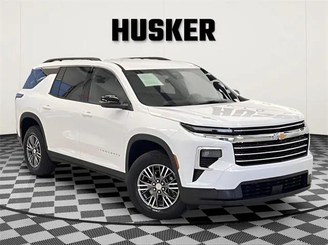 used 2025 Chevrolet Traverse car, priced at $34,998