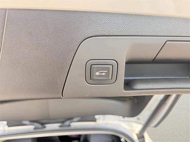 used 2023 Buick Envision car, priced at $19,998