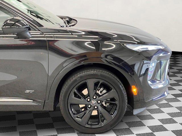 used 2025 Buick Envision car, priced at $28,798
