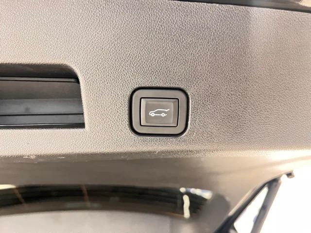 used 2025 GMC Acadia car, priced at $35,998