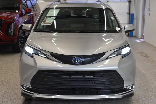 used 2024 Toyota Sienna car, priced at $42,998
