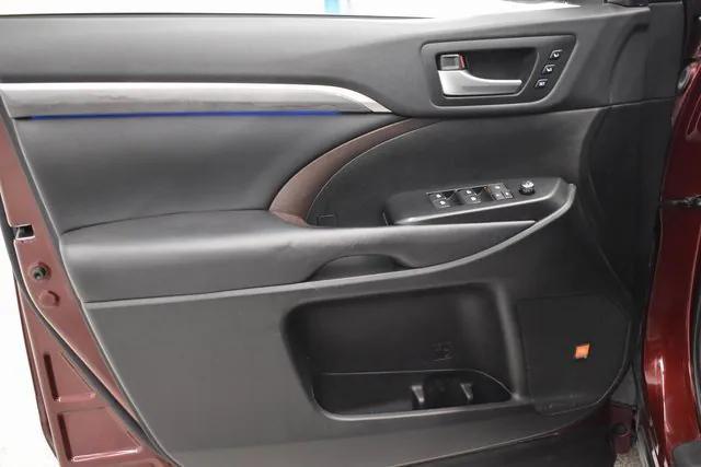 used 2019 Toyota Highlander car, priced at $23,998