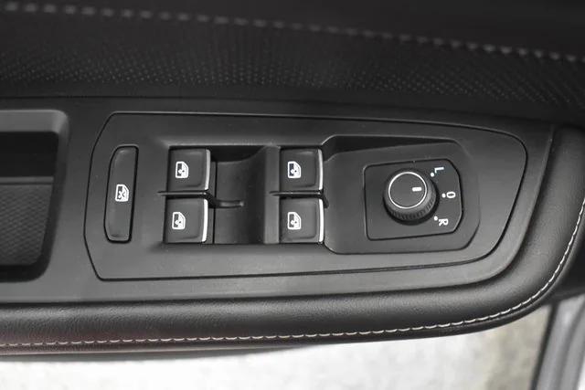 used 2024 Volkswagen Atlas car, priced at $31,998