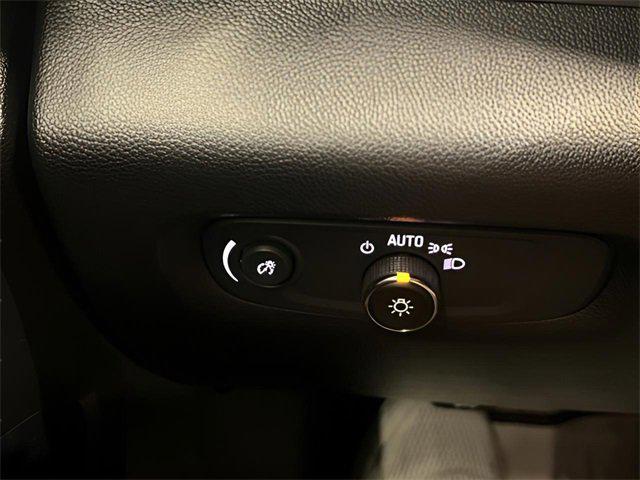 used 2023 Chevrolet Traverse car, priced at $32,898