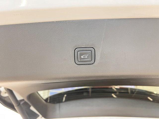 used 2019 Chevrolet Traverse car, priced at $19,498