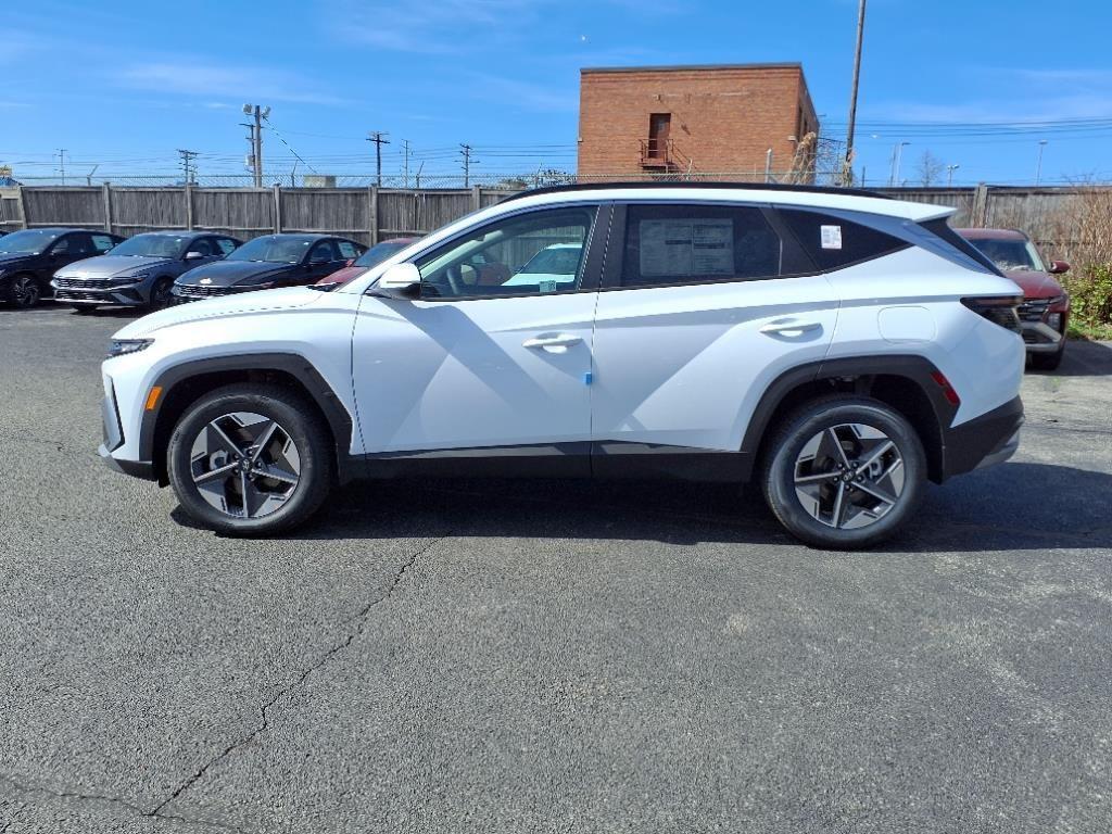 new 2025 Hyundai TUCSON Hybrid car, priced at $36,923