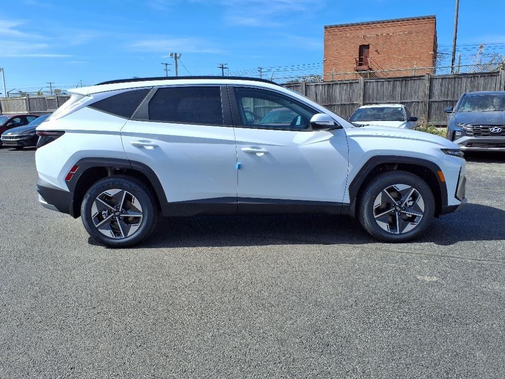 new 2025 Hyundai TUCSON Hybrid car, priced at $36,923