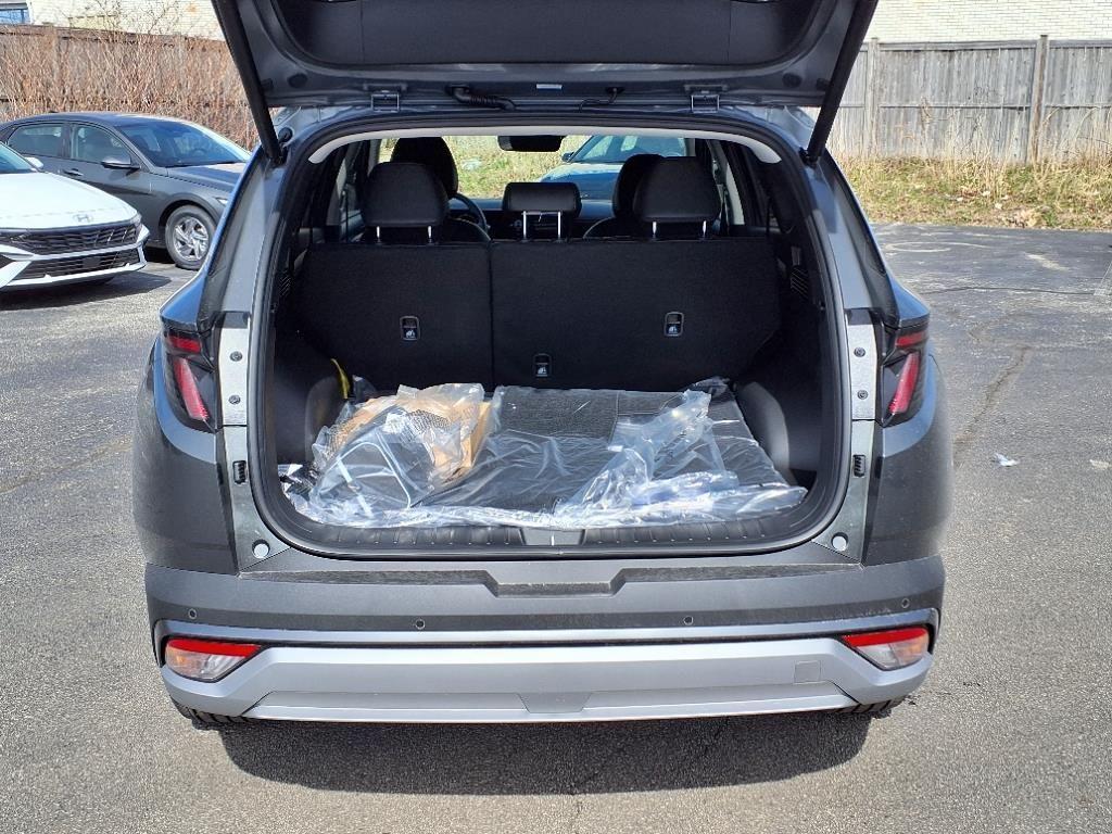 new 2025 Hyundai TUCSON Hybrid car, priced at $42,075
