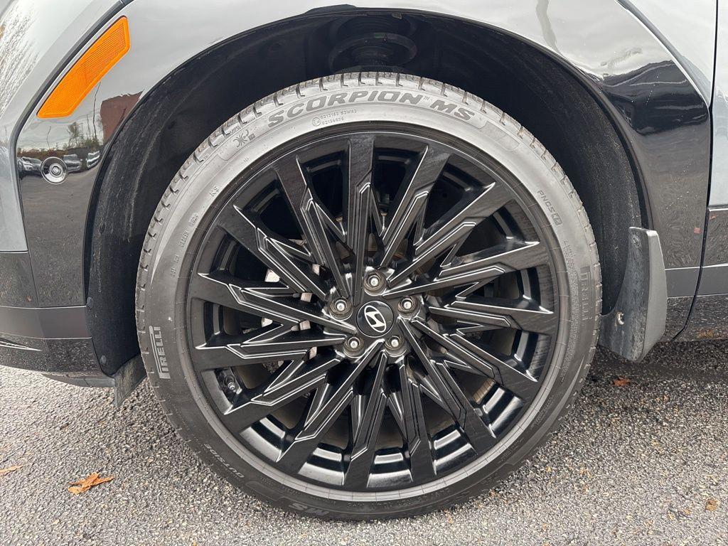 used 2024 Hyundai Santa Fe car, priced at $38,208