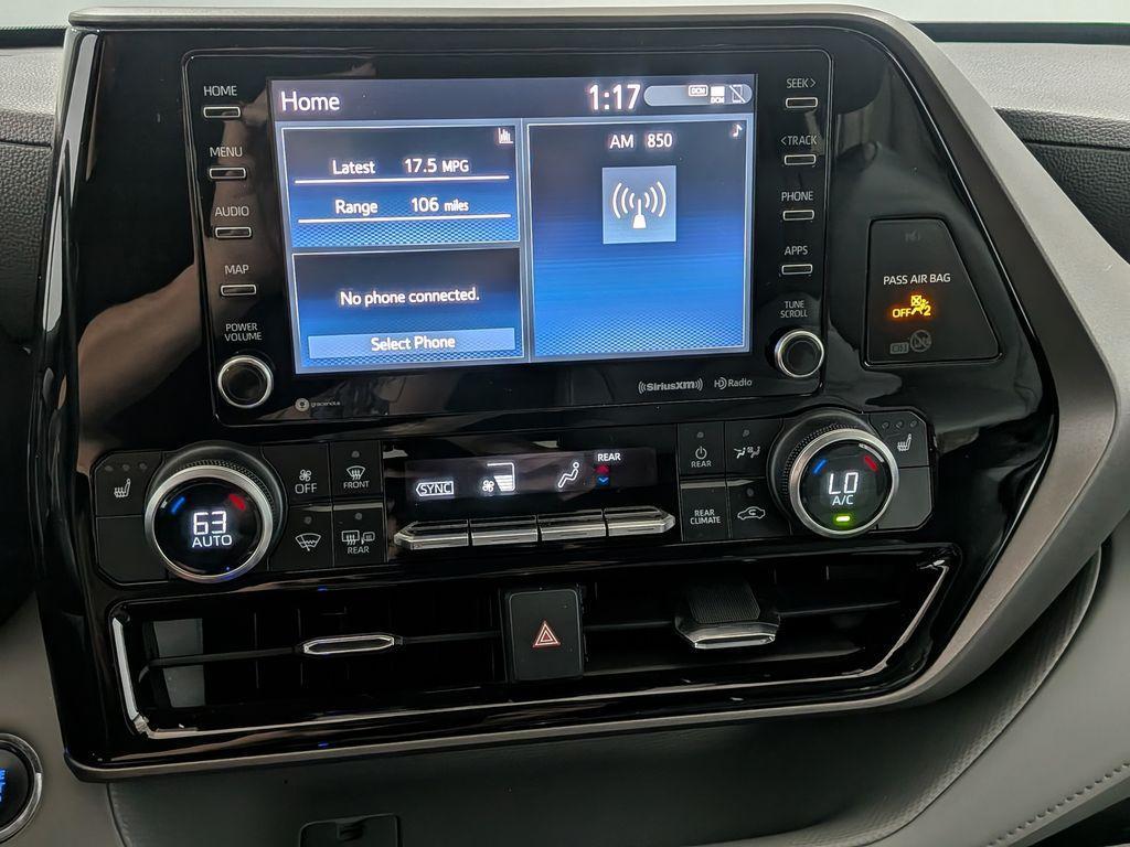used 2022 Toyota Highlander car, priced at $33,919