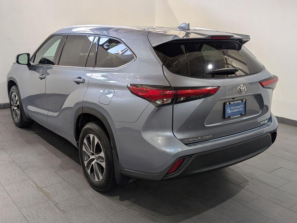 used 2022 Toyota Highlander car, priced at $33,919