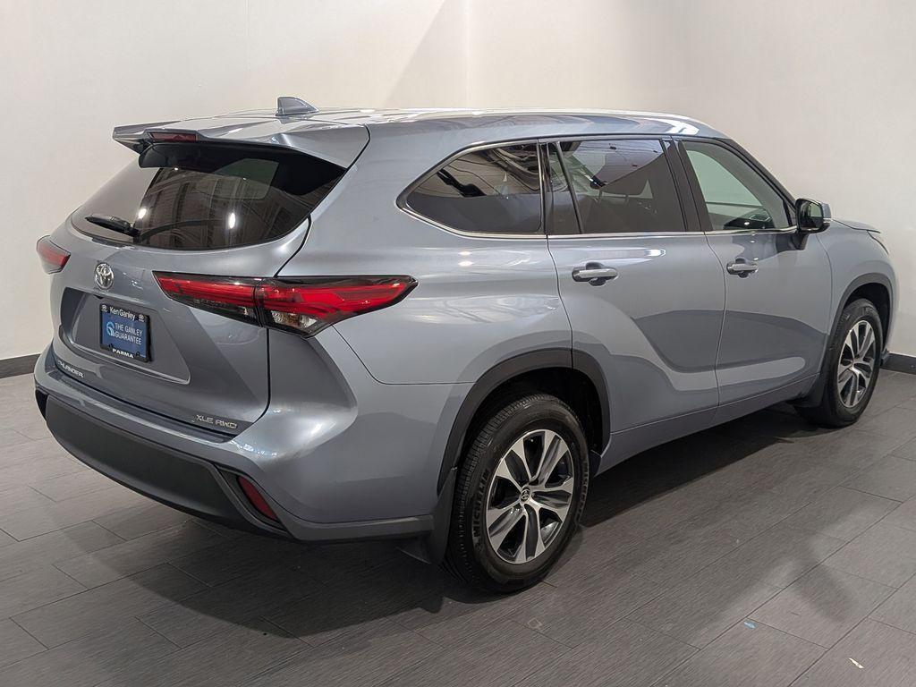 used 2022 Toyota Highlander car, priced at $33,919