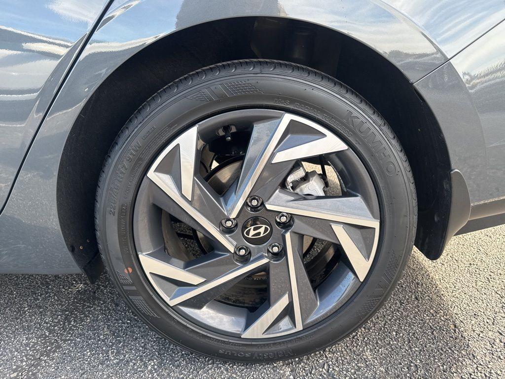 used 2025 Hyundai Elantra car, priced at $20,312
