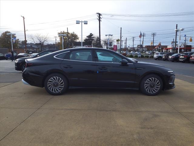 new 2025 Hyundai Sonata Hybrid car, priced at $31,132