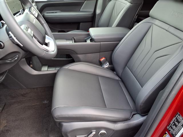 new 2025 Hyundai Santa Fe car, priced at $40,132