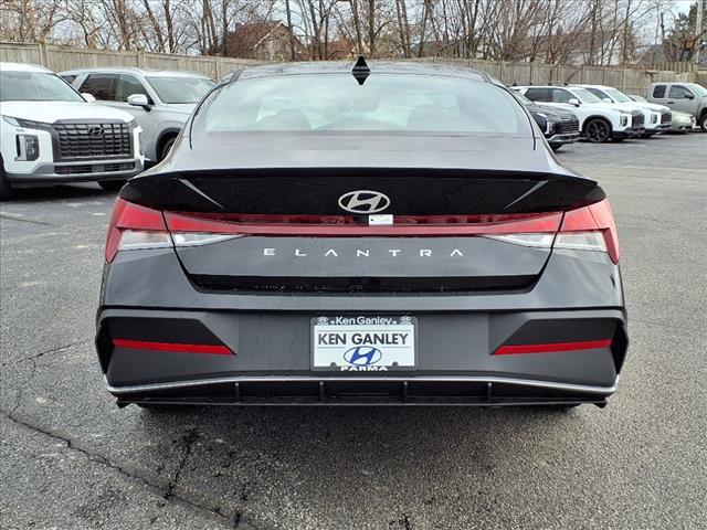 new 2025 Hyundai Elantra car