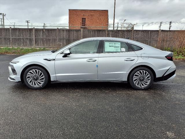 new 2025 Hyundai Sonata Hybrid car, priced at $30,226