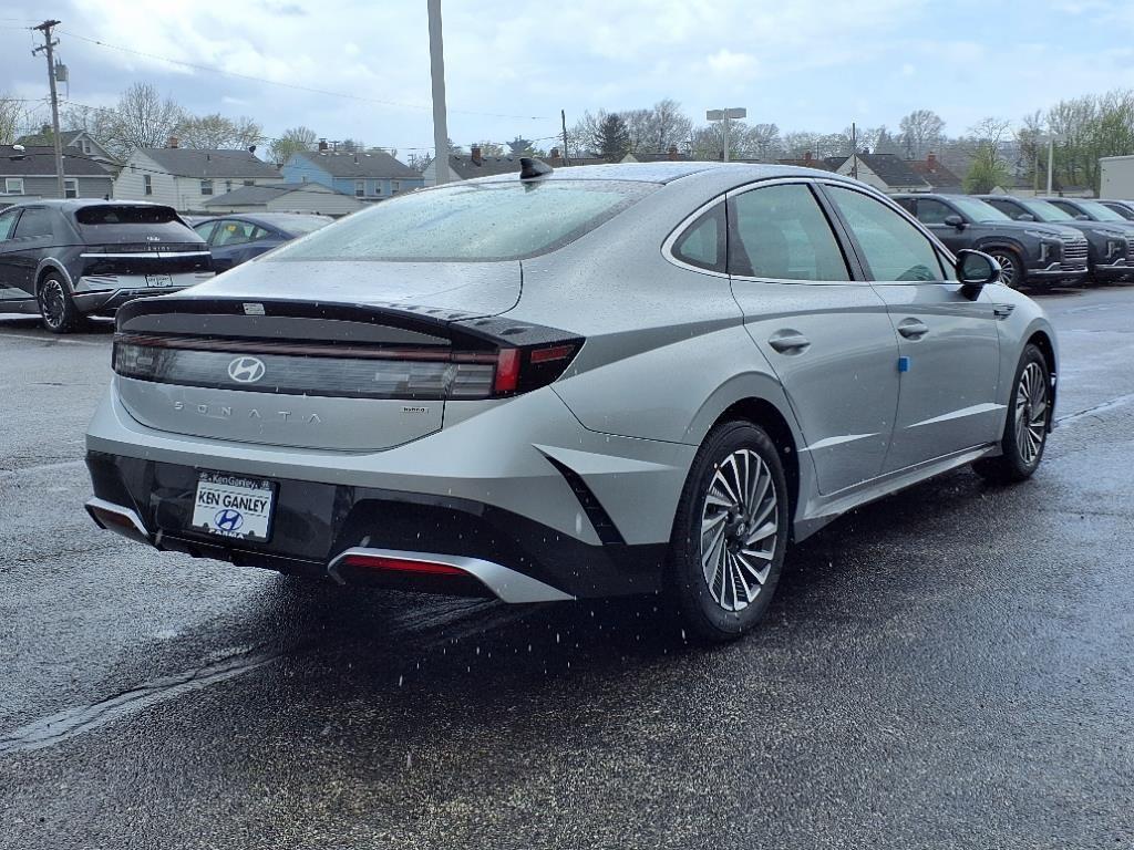 new 2025 Hyundai Sonata Hybrid car, priced at $30,726