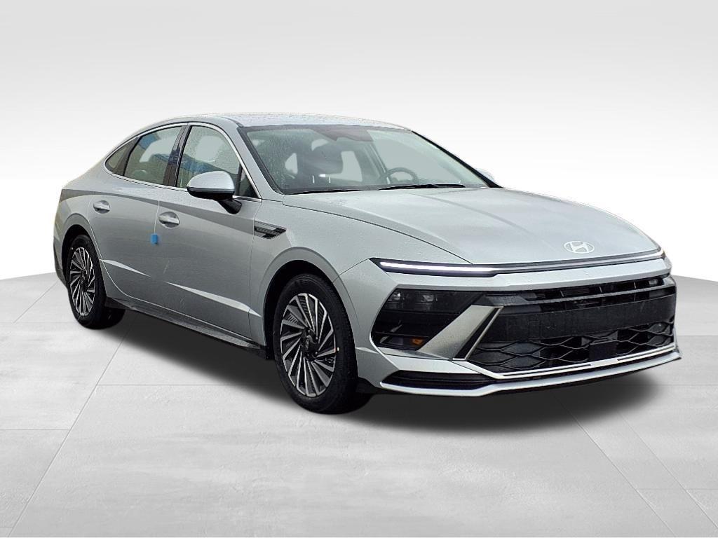 new 2025 Hyundai Sonata Hybrid car, priced at $30,726
