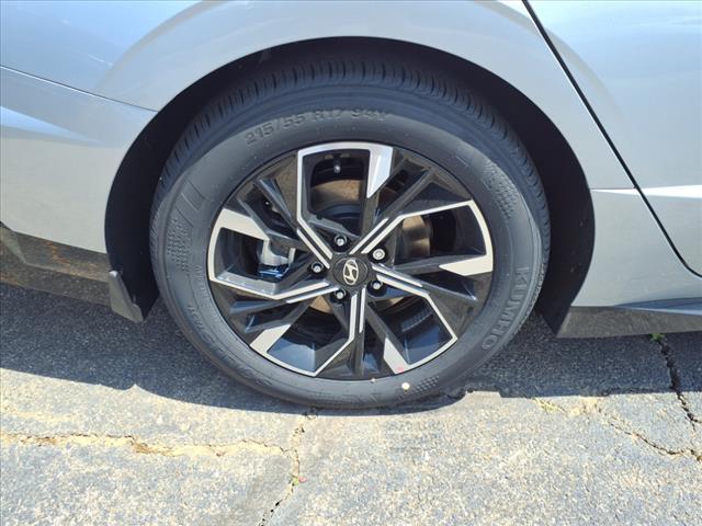 new 2025 Hyundai Sonata car, priced at $28,936