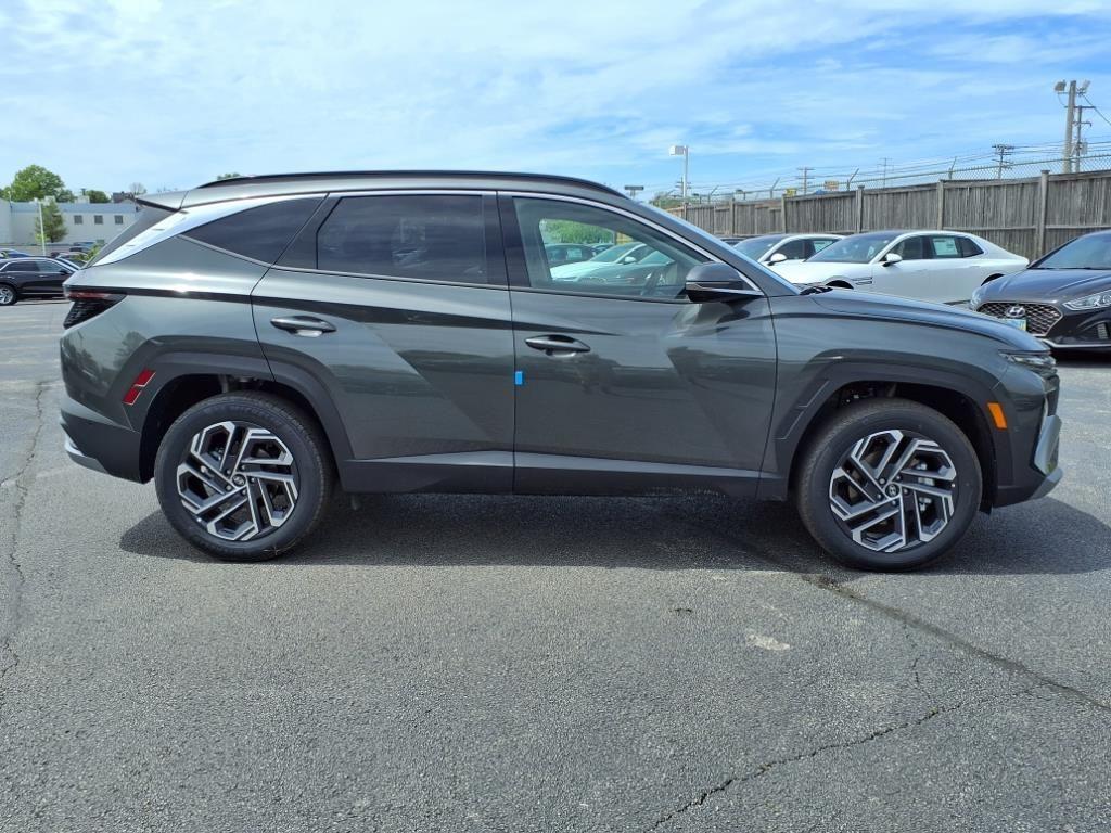 new 2025 Hyundai TUCSON Hybrid car, priced at $42,175