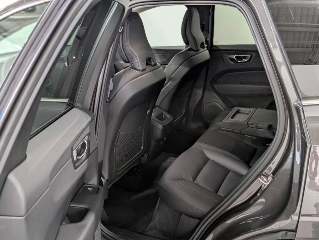 used 2022 Volvo XC60 car, priced at $33,294