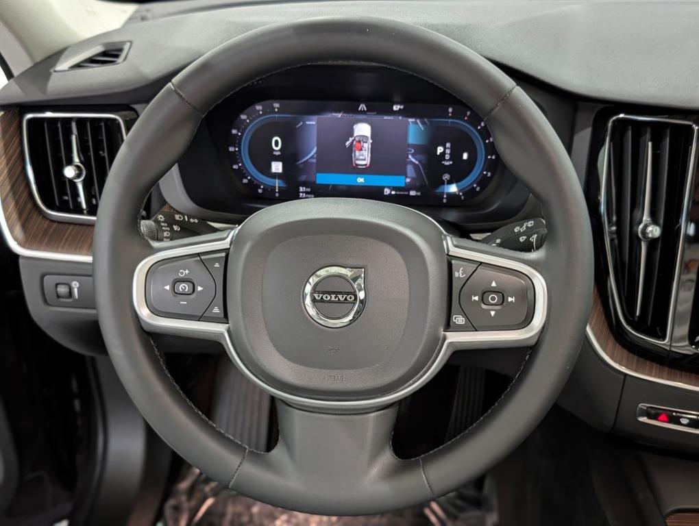 used 2022 Volvo XC60 car, priced at $33,294