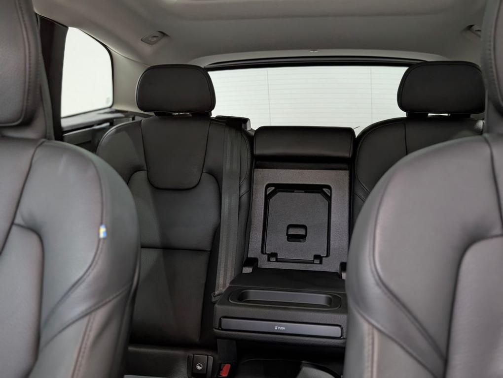 used 2022 Volvo XC60 car, priced at $33,294