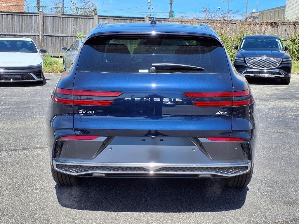 new 2026 Genesis GV70 car