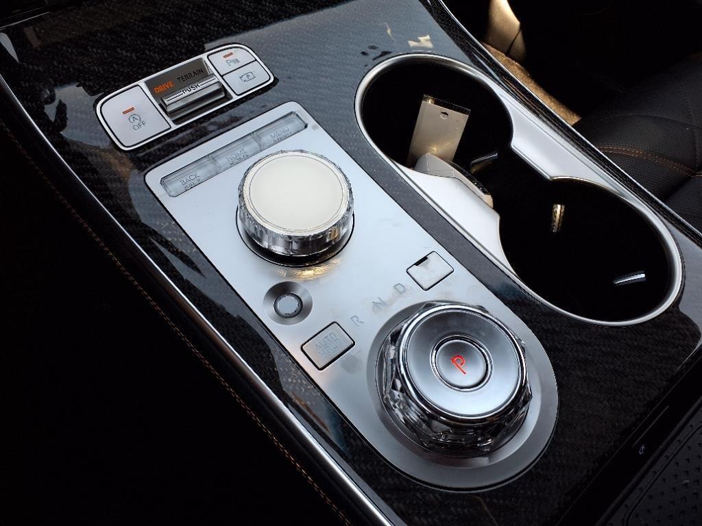 new 2026 Genesis GV70 car