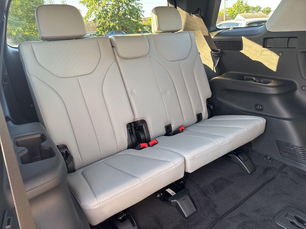 used 2025 Hyundai Palisade car, priced at $41,295