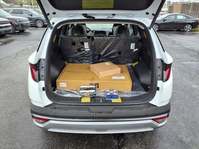 new 2025 Hyundai TUCSON Hybrid car, priced at $33,971