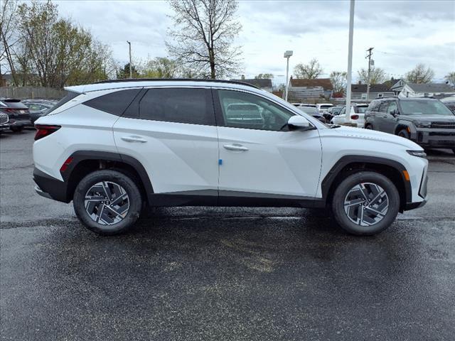 new 2025 Hyundai TUCSON Hybrid car, priced at $33,971