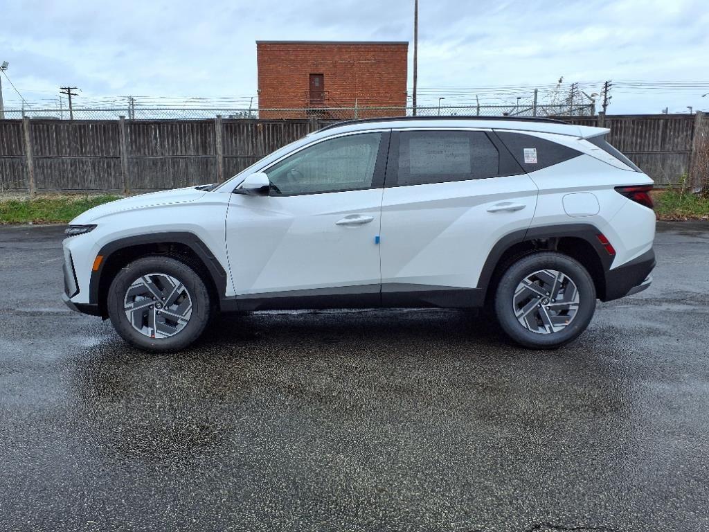 new 2025 Hyundai TUCSON Hybrid car, priced at $34,710