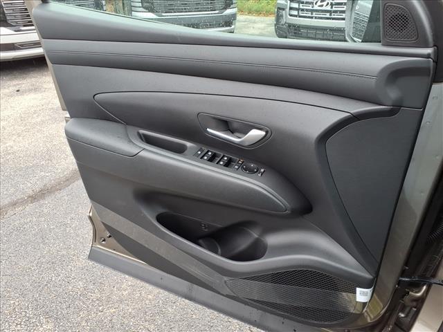 new 2025 Hyundai TUCSON Hybrid car, priced at $31,309