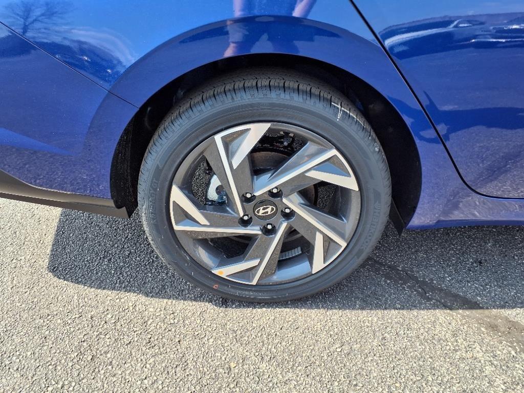 new 2025 Hyundai Elantra car, priced at $25,601