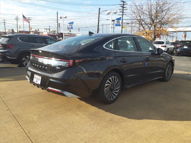 new 2025 Hyundai Sonata Hybrid car, priced at $32,024