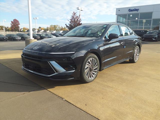 new 2025 Hyundai Sonata Hybrid car, priced at $32,024