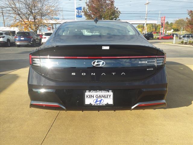 new 2025 Hyundai Sonata Hybrid car, priced at $32,024