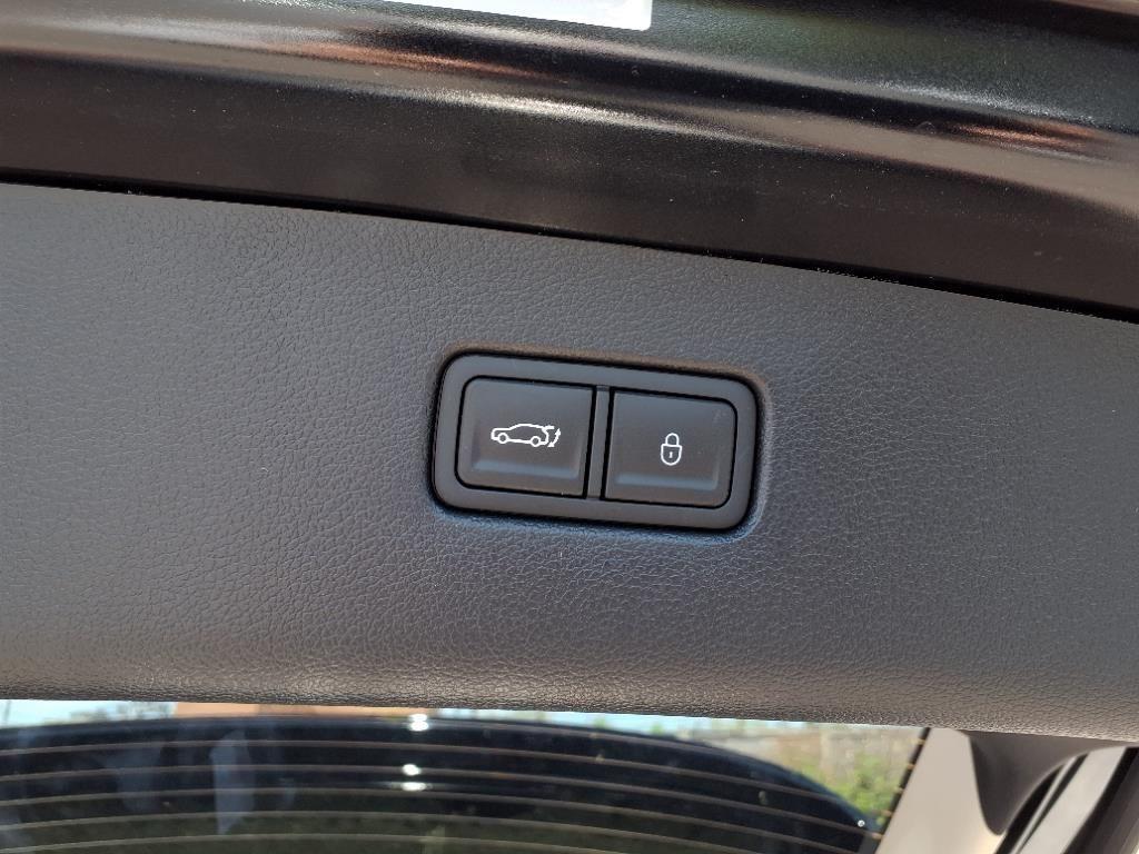 new 2025 Genesis GV80 car, priced at $61,189
