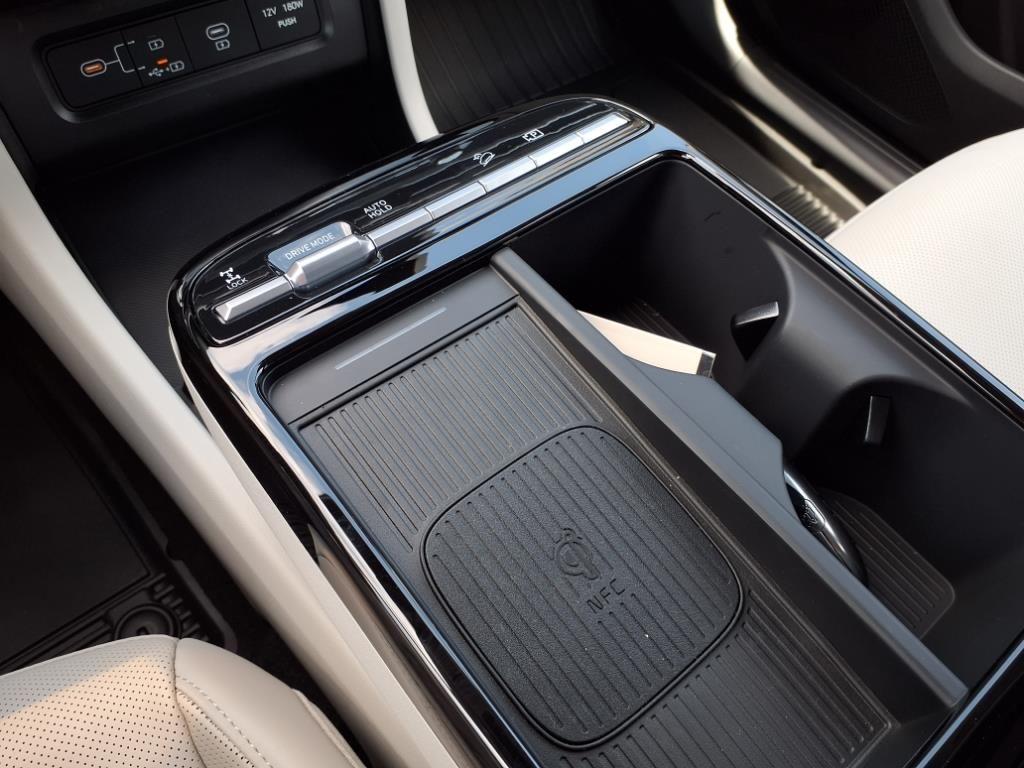 new 2025 Hyundai TUCSON Hybrid car, priced at $37,215