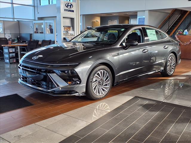 new 2025 Hyundai Sonata Hybrid car, priced at $29,882