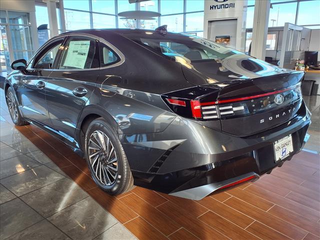 new 2025 Hyundai Sonata Hybrid car, priced at $29,882