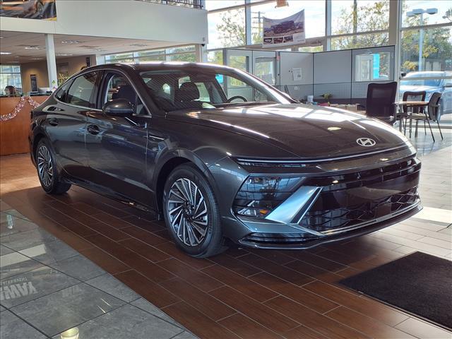 new 2025 Hyundai Sonata Hybrid car, priced at $29,882