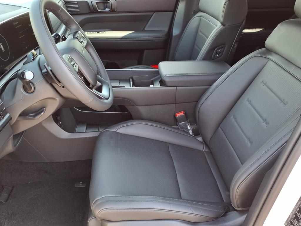 new 2025 Hyundai SANTA FE HEV car, priced at $50,760